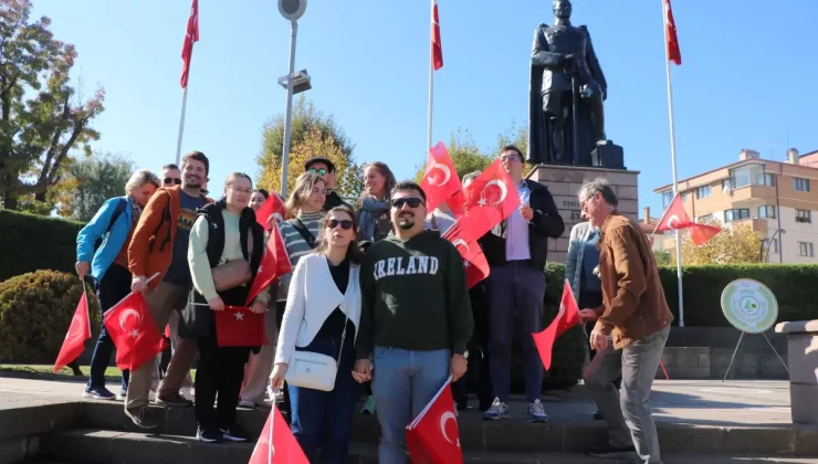 Bolu’da Cumhuriyet Bayramı Töreni ve Yeni Evlilerle Kutlama